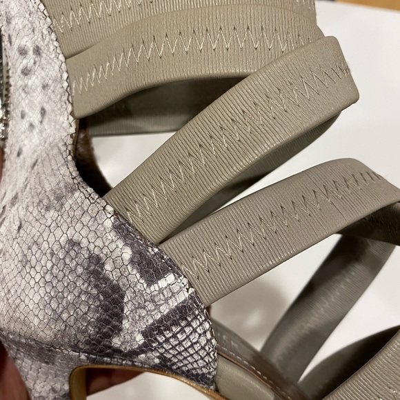 ❤️SOLD❤️Donald J Pliner Arlen Heel - Picture 5 of 7